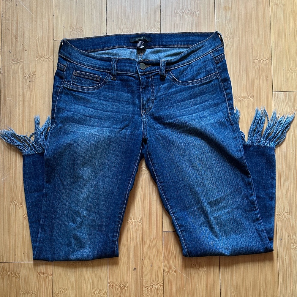 FOREVER 21 DENIM FRINGE HEM JEANS